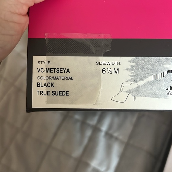 VINCE CAMUTO heels size 36.5 fit like a 7. - Picture 5 of 5